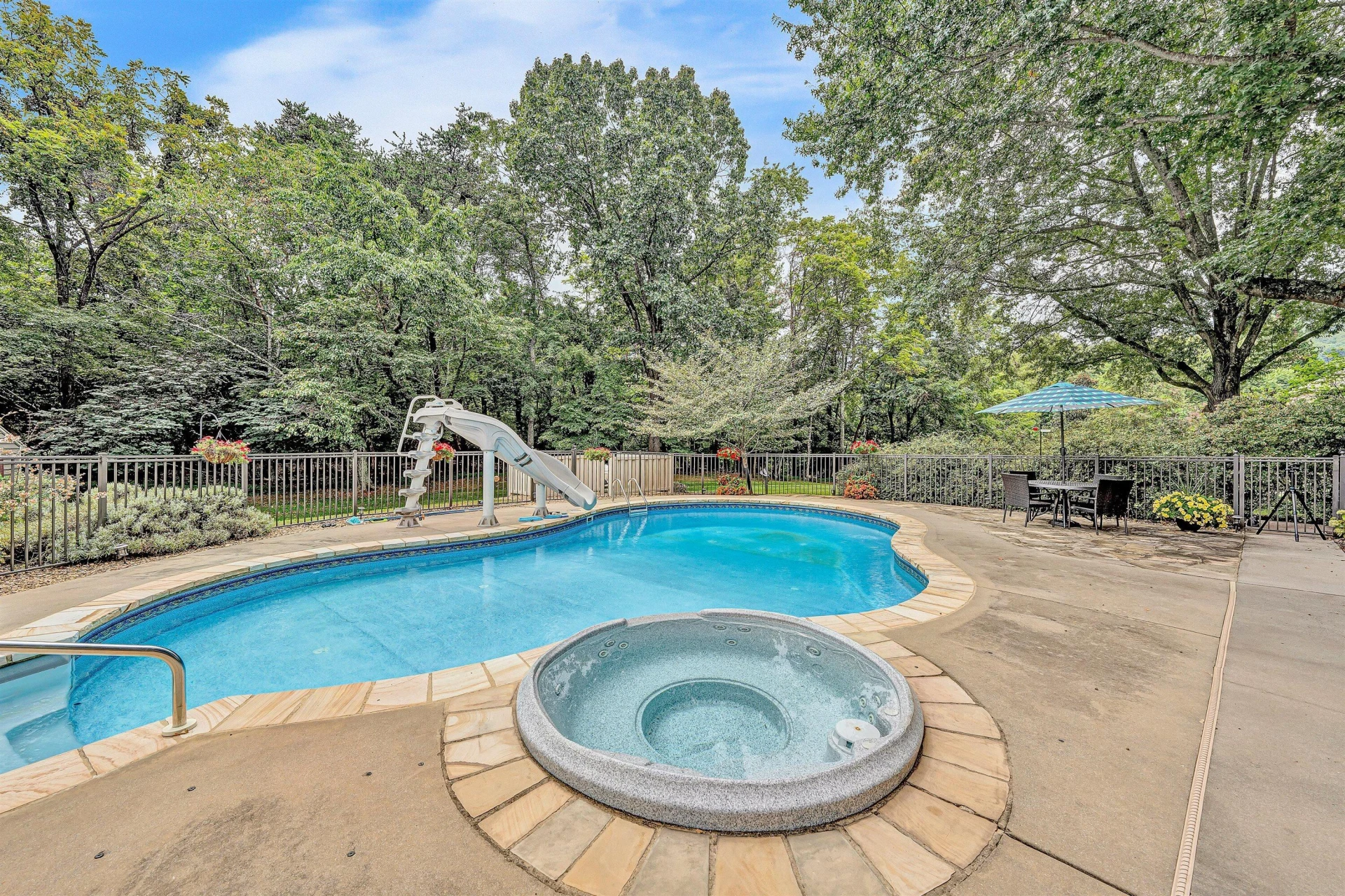 2836 Fairway Forest DR - Photo 67