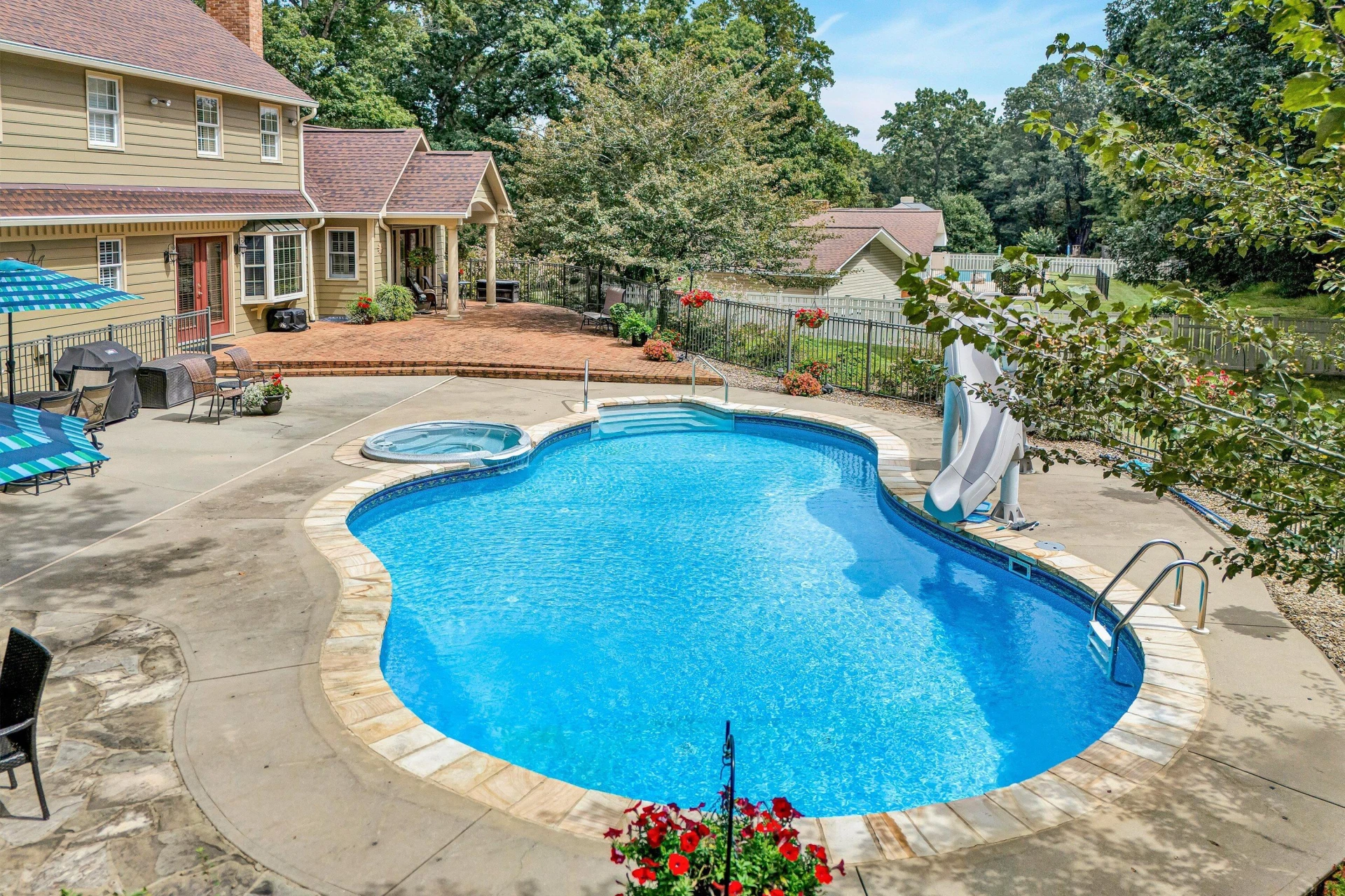 2836 Fairway Forest DR - Photo 68