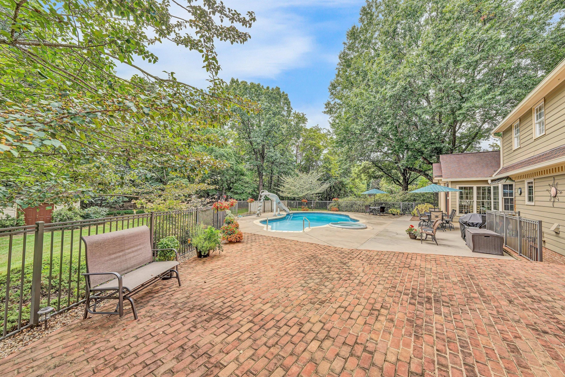 2836 Fairway Forest DR - Photo 76