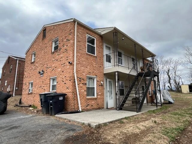 1630 Wayne ST NE - Photo 6