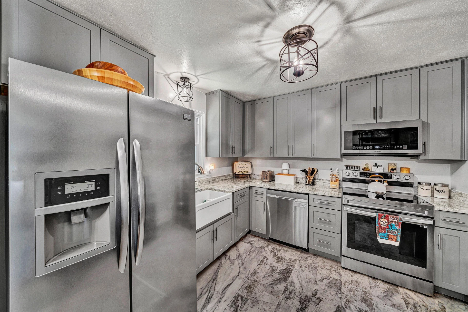 640 Dawnridge LN - Photo 10