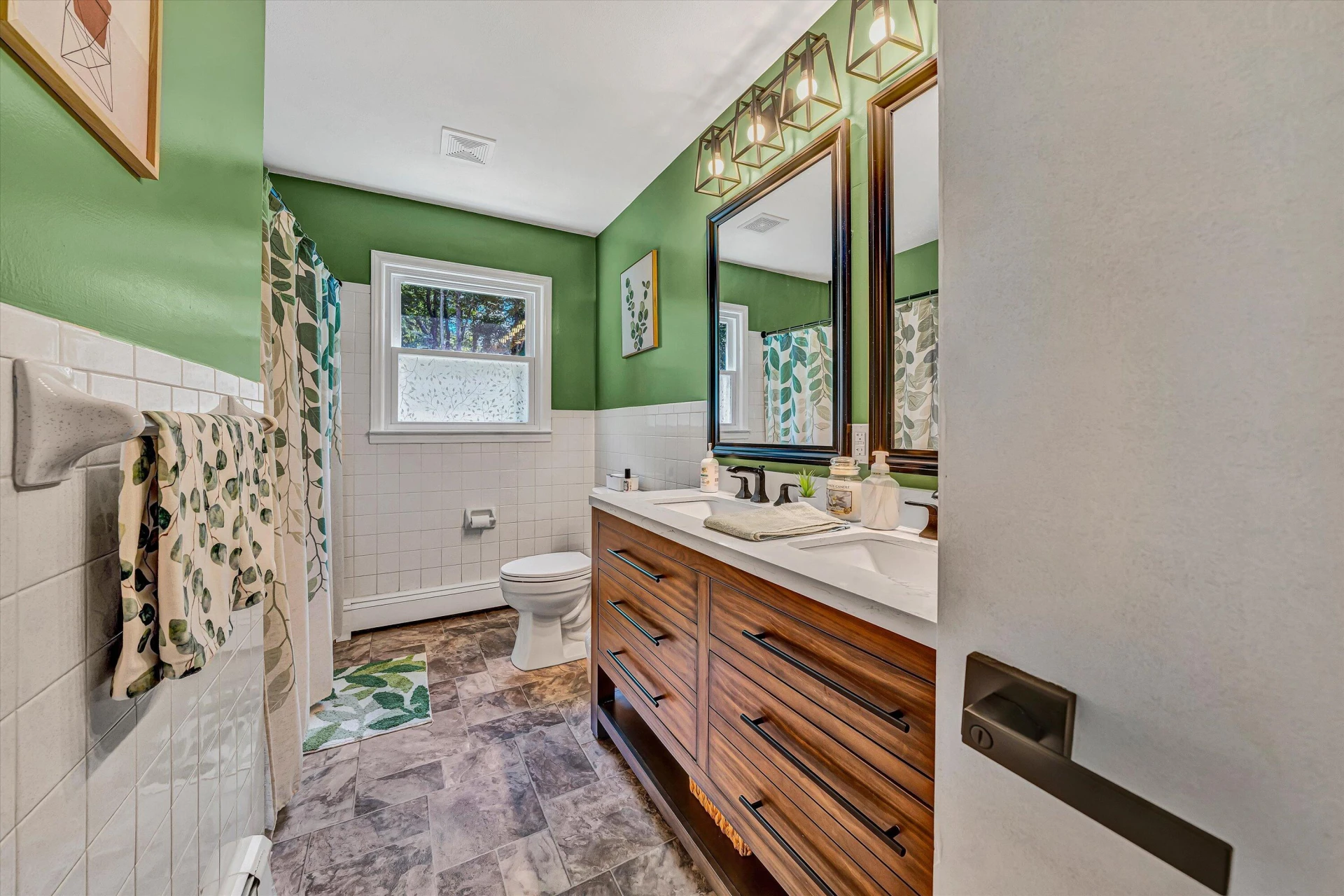 640 Dawnridge LN - Photo 14