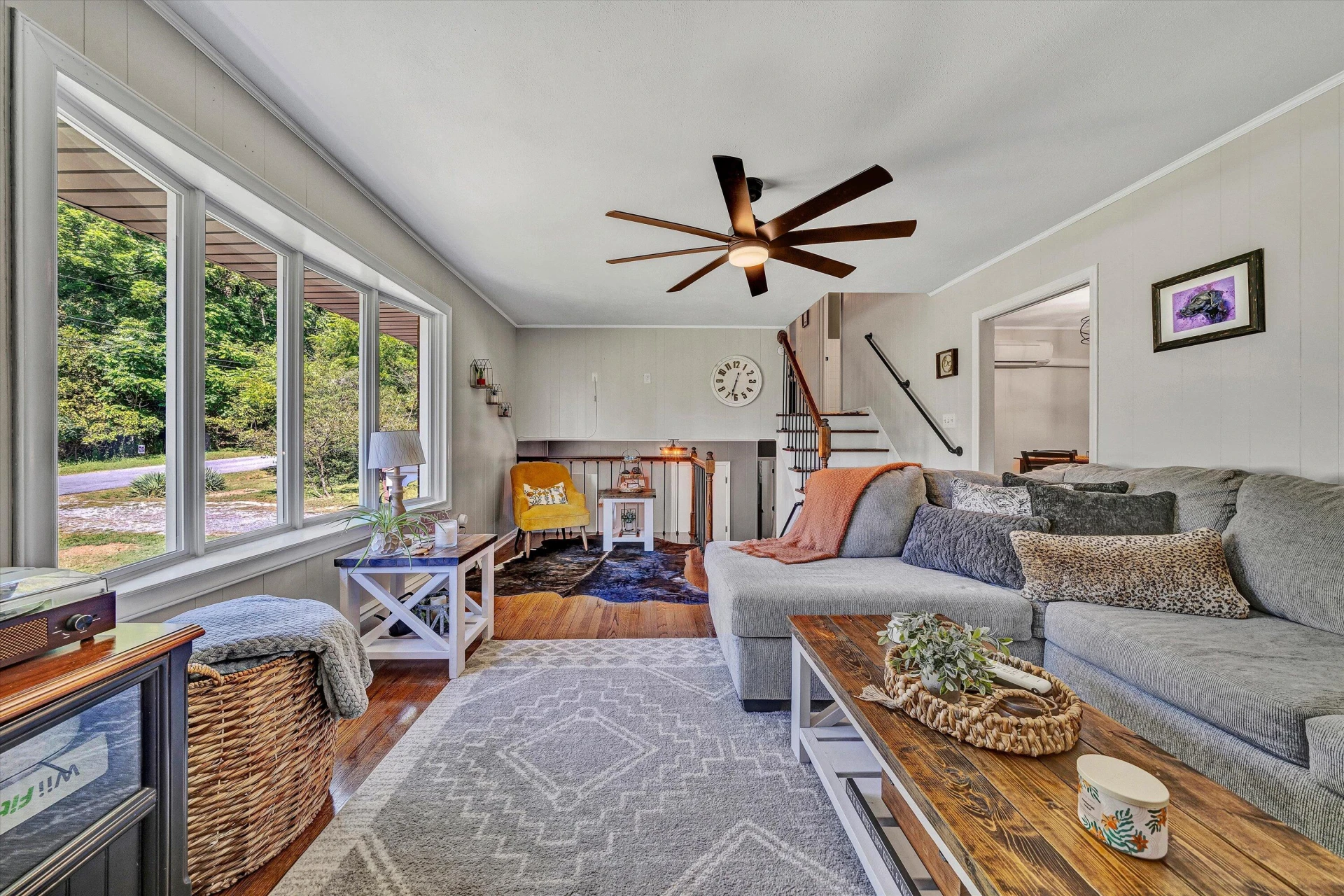 640 Dawnridge LN - Photo 5