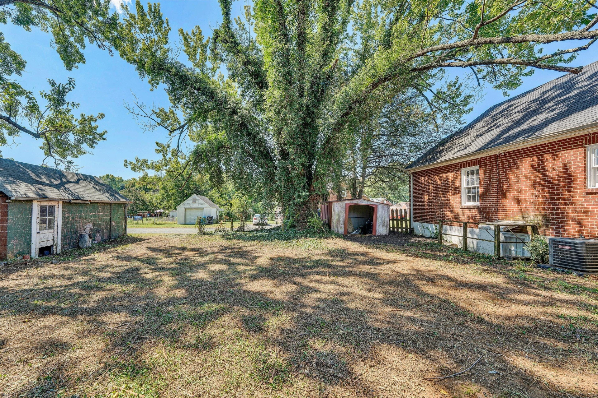 2603 Chatham ST NW - Photo 34
