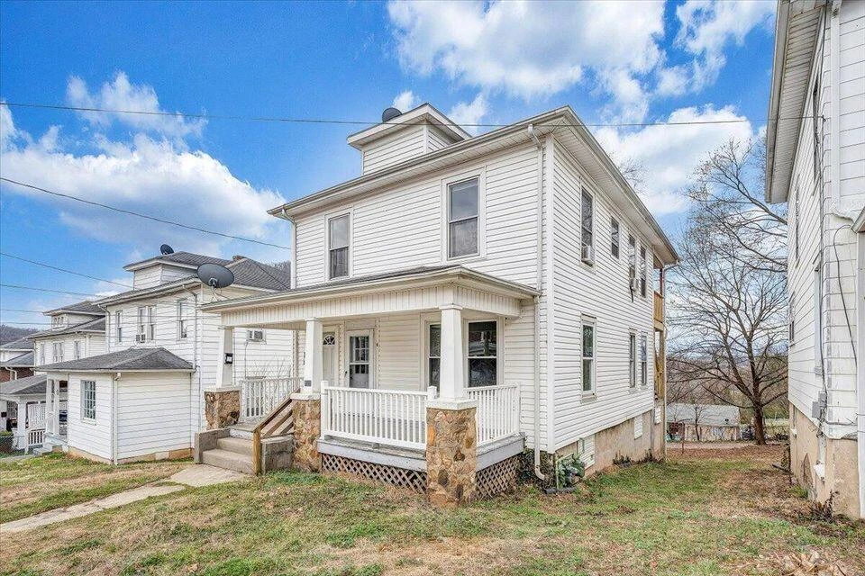 1501 7th ST SE - Photo 4