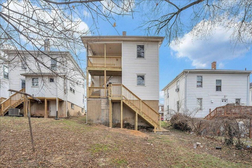 1501 7th ST SE - Photo 8