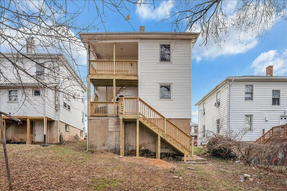 1501 7th ST SE - Photo 9