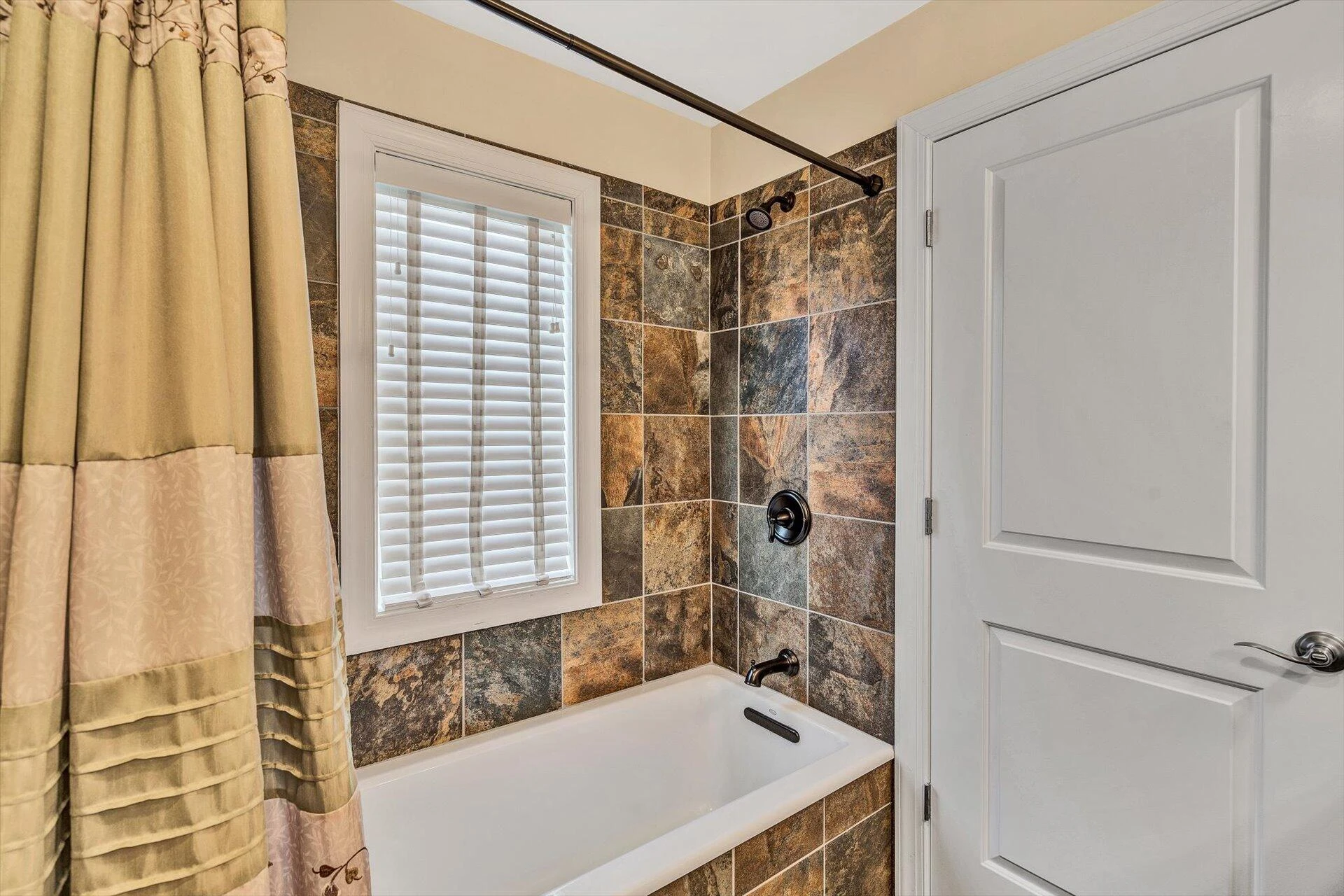 270 Peninsula Point DR #A - Photo 21