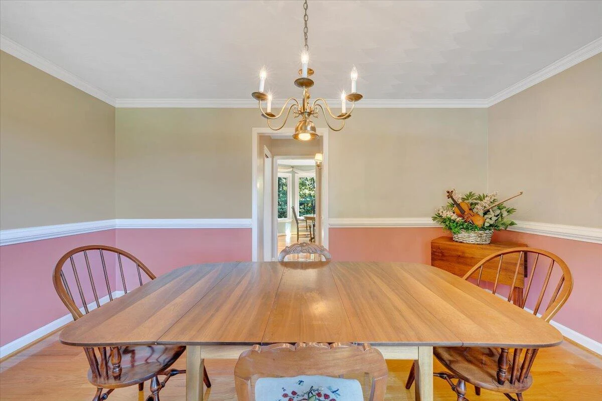 1135 Lakeridge CIR - Photo 14