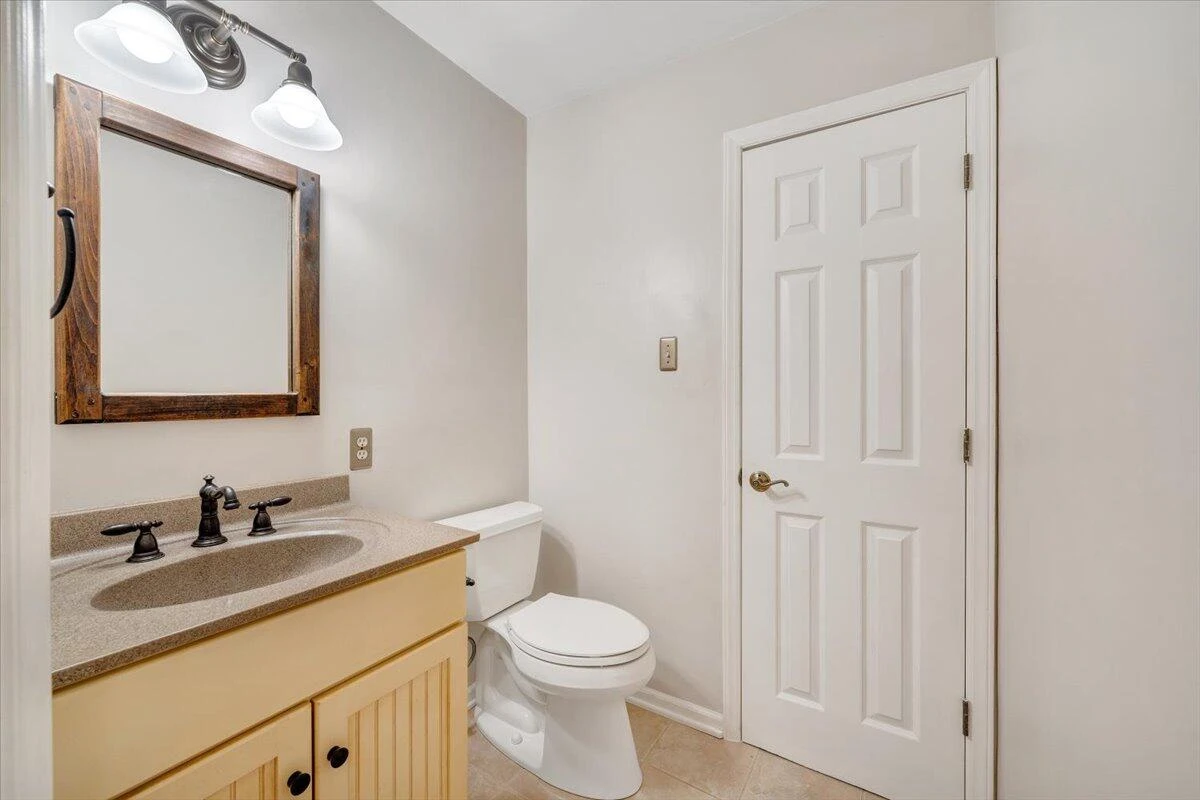 1135 Lakeridge CIR - Photo 15