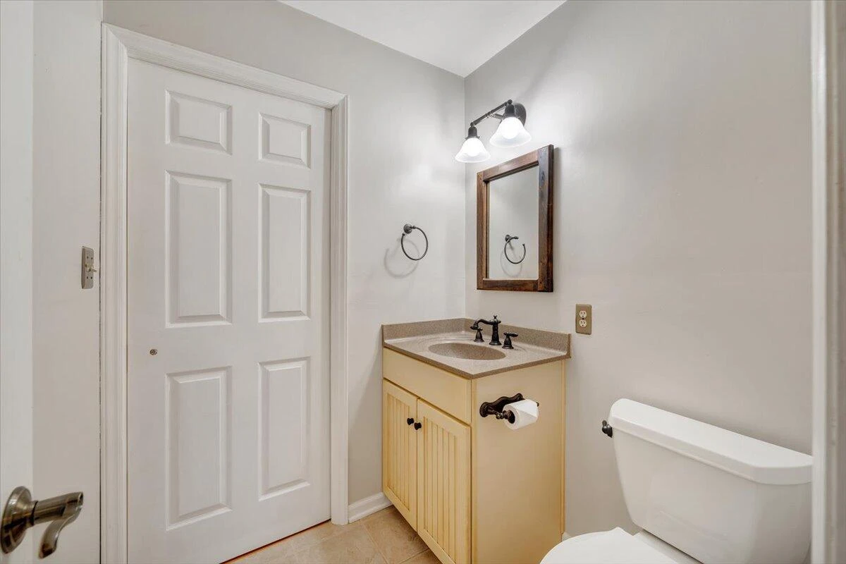 1135 Lakeridge CIR - Photo 16