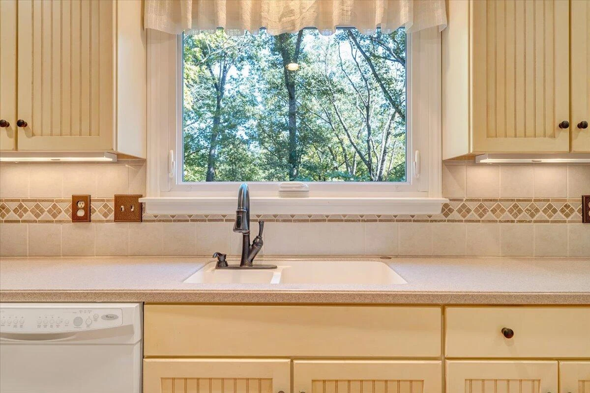 1135 Lakeridge CIR - Photo 26