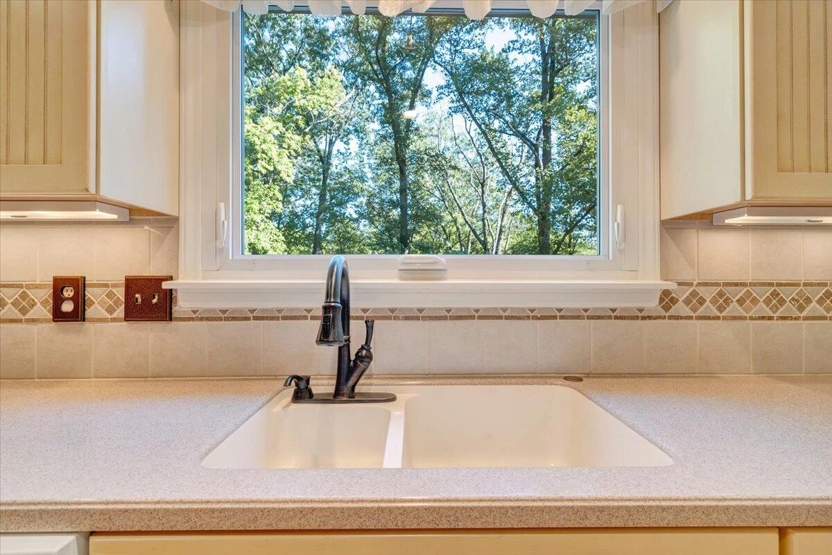 1135 Lakeridge CIR - Photo 27