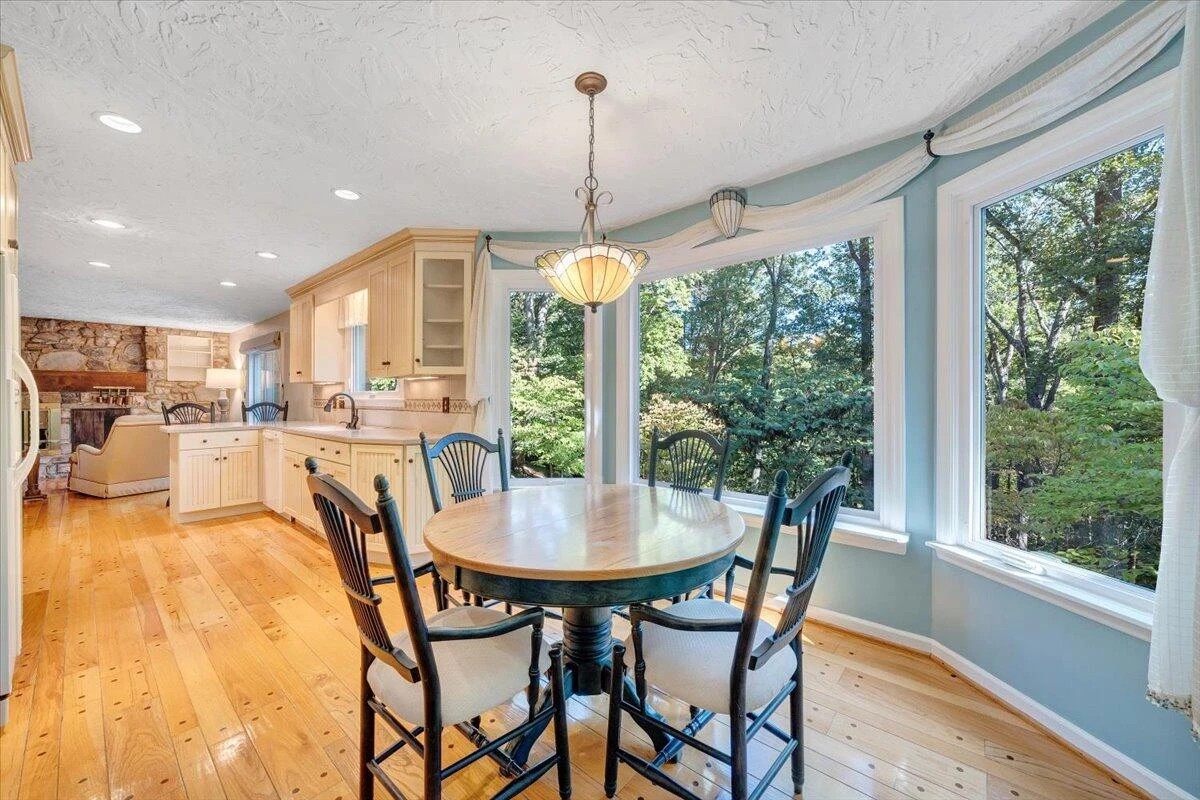 1135 Lakeridge CIR - Photo 31