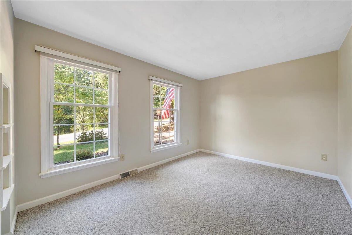1135 Lakeridge CIR - Photo 34