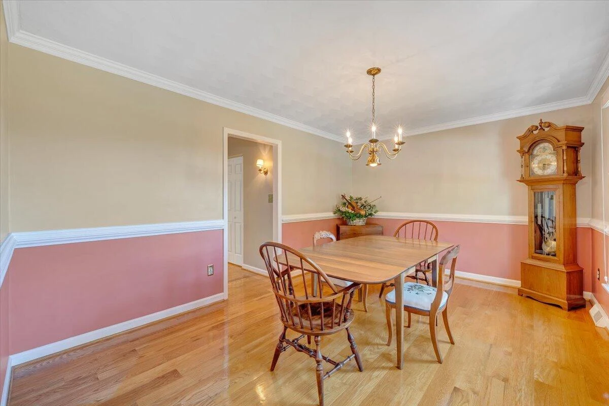 1135 Lakeridge CIR - Photo 9