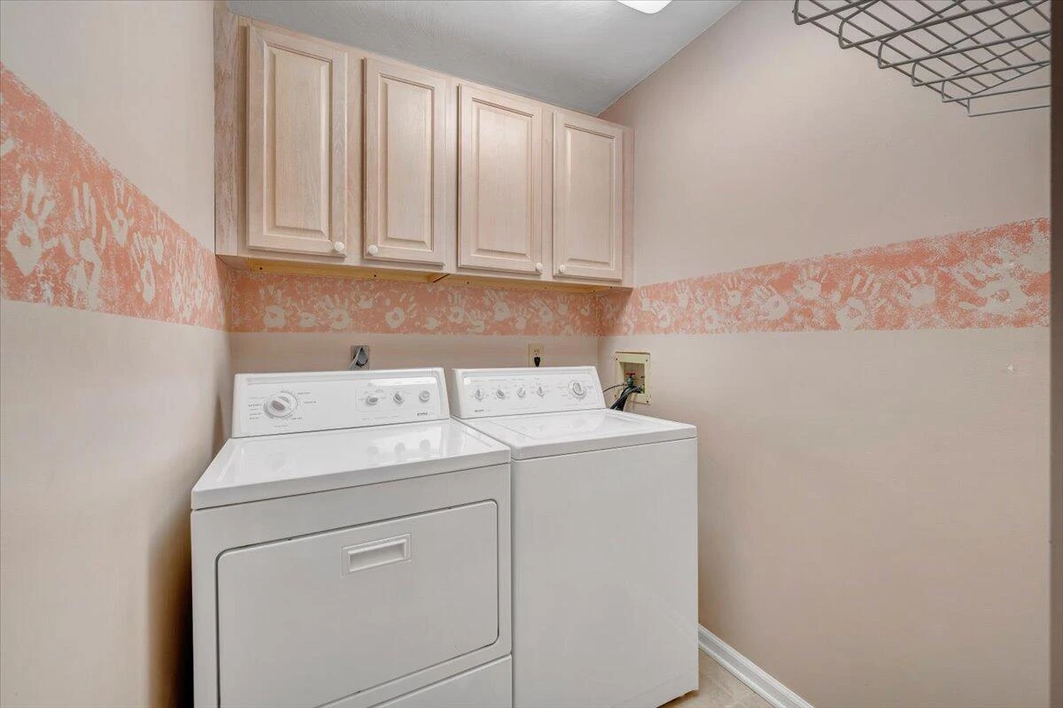 1135 Lakeridge CIR - Photo 59