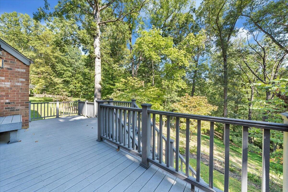 1135 Lakeridge CIR - Photo 63