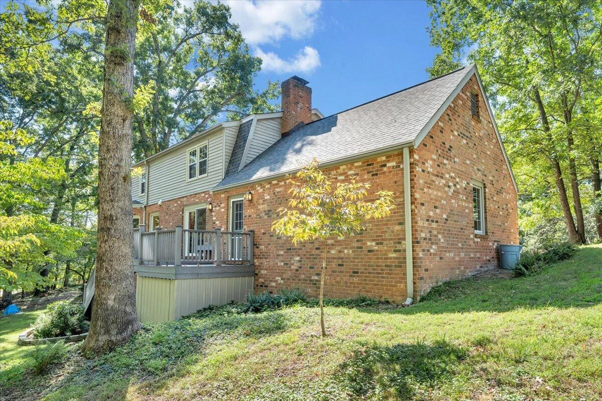 1135 Lakeridge CIR - Photo 71