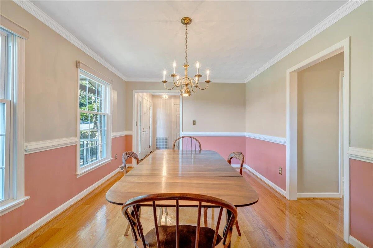 1135 Lakeridge CIR - Photo 13