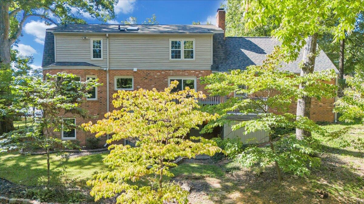 1135 Lakeridge CIR - Photo 98