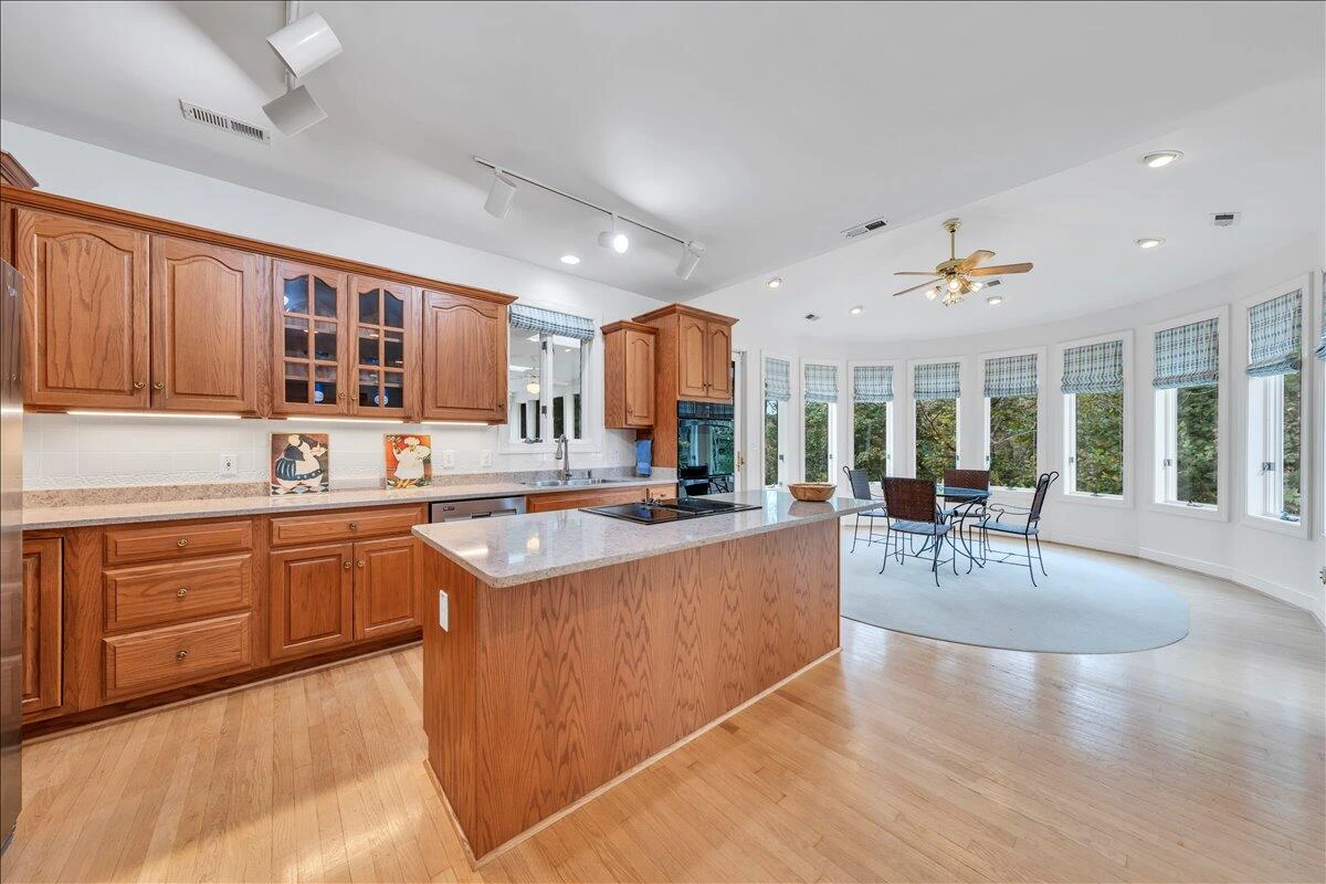 2854 Hickory Cove LN - Photo 21