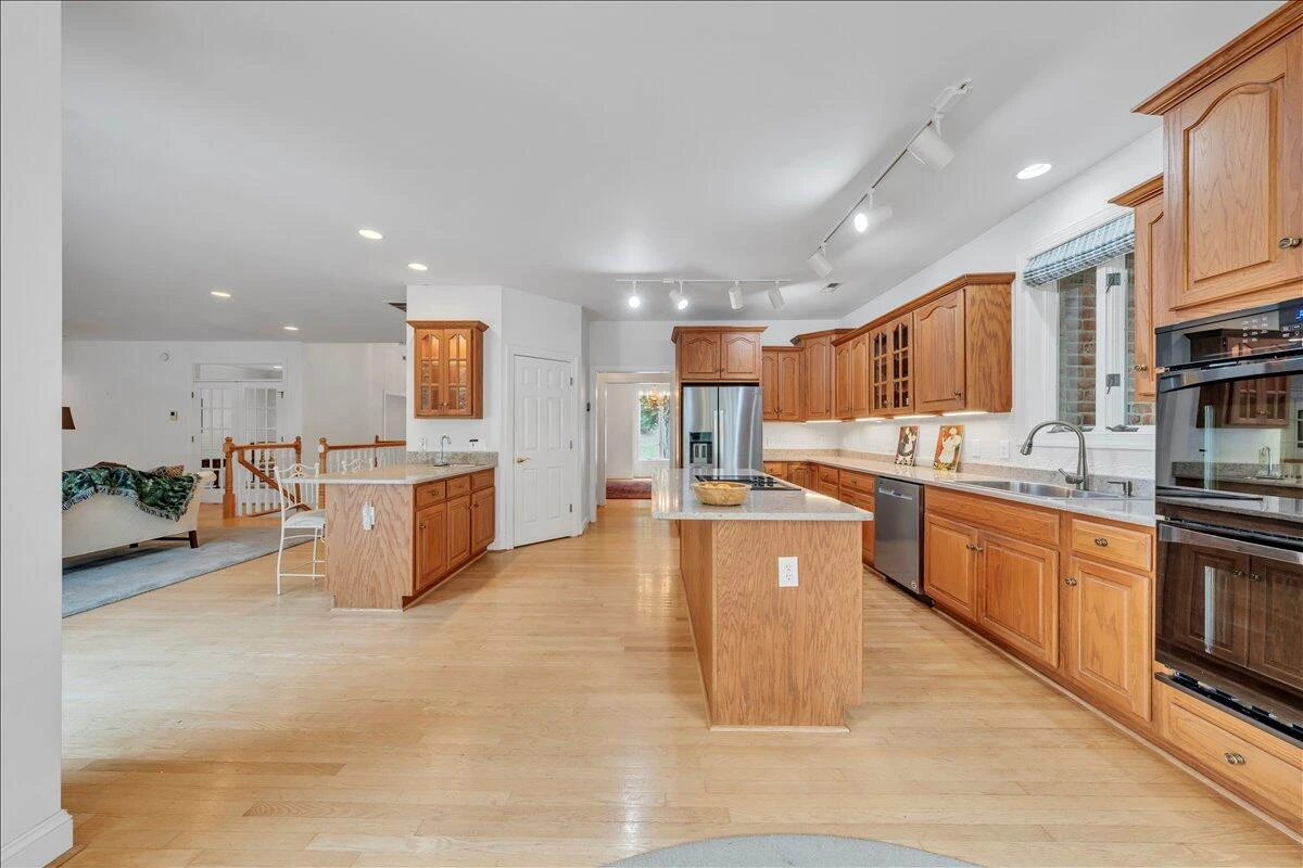 2854 Hickory Cove LN - Photo 23