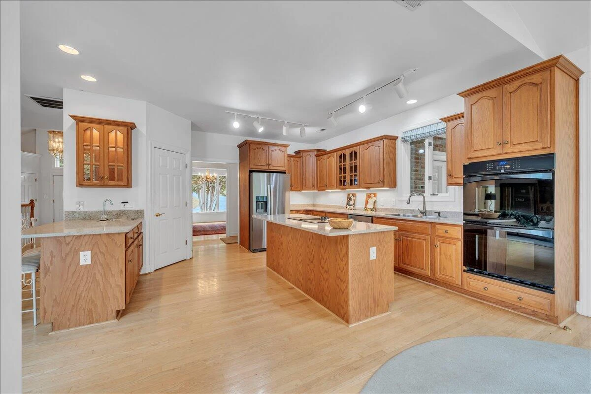 2854 Hickory Cove LN - Photo 24