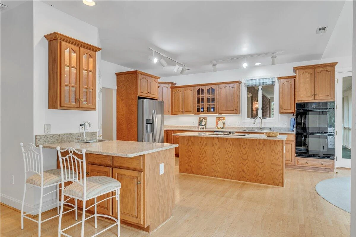 2854 Hickory Cove LN - Photo 26