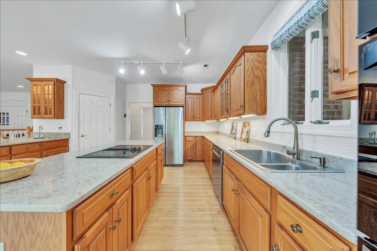 2854 Hickory Cove LN - Photo 31