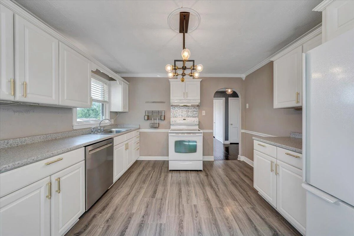 2324 Berkley AVE SW - Photo 14