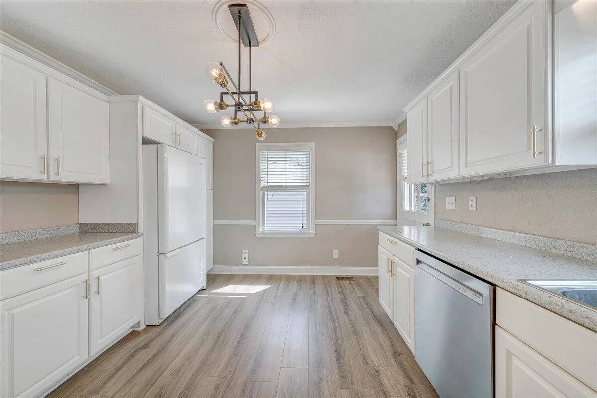 2324 Berkley AVE SW - Photo 16