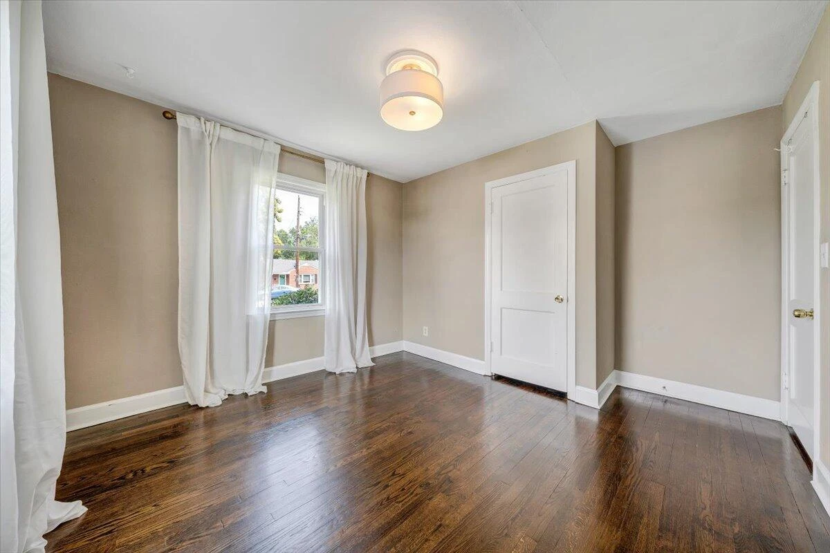 2324 Berkley AVE SW - Photo 20