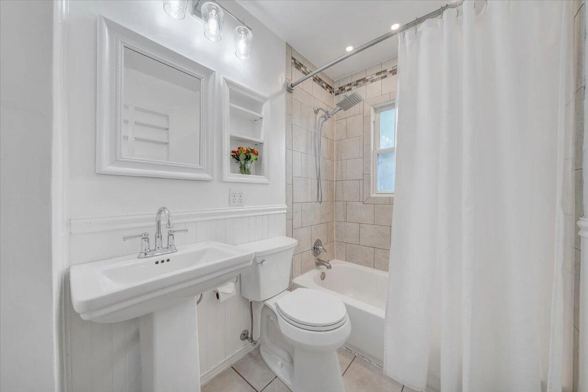 2324 Berkley AVE SW - Photo 25