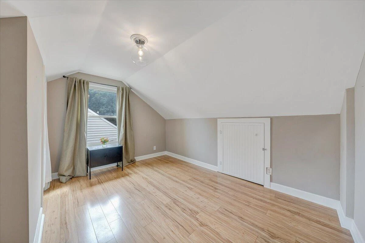 2324 Berkley AVE SW - Photo 29
