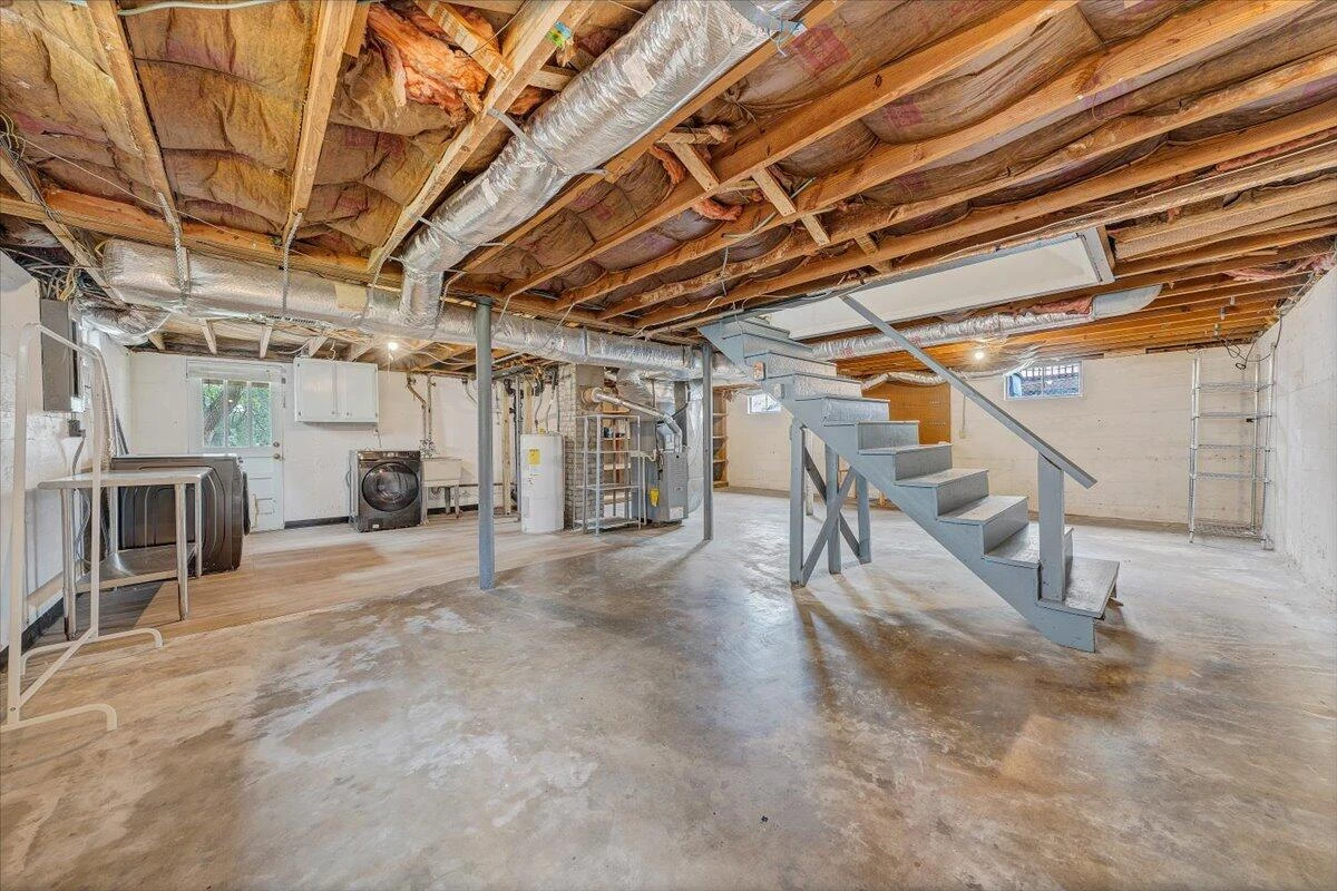 2324 Berkley AVE SW - Photo 35