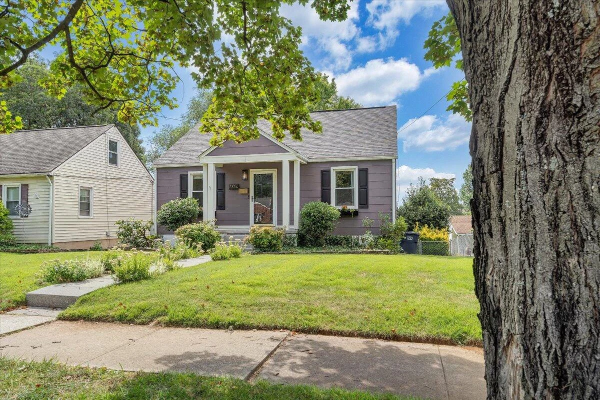 2324 Berkley AVE SW - Photo 41