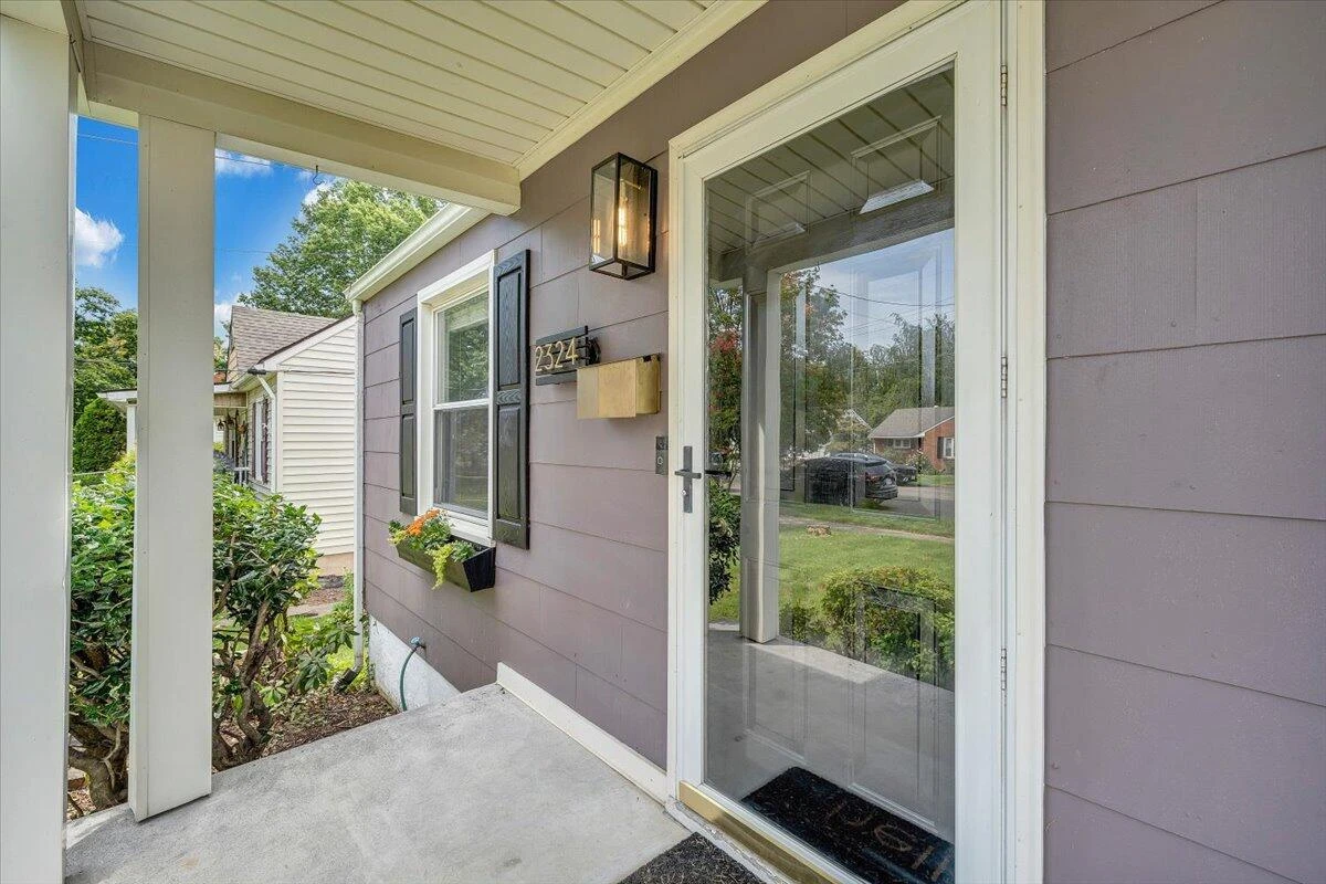 2324 Berkley AVE SW - Photo 45