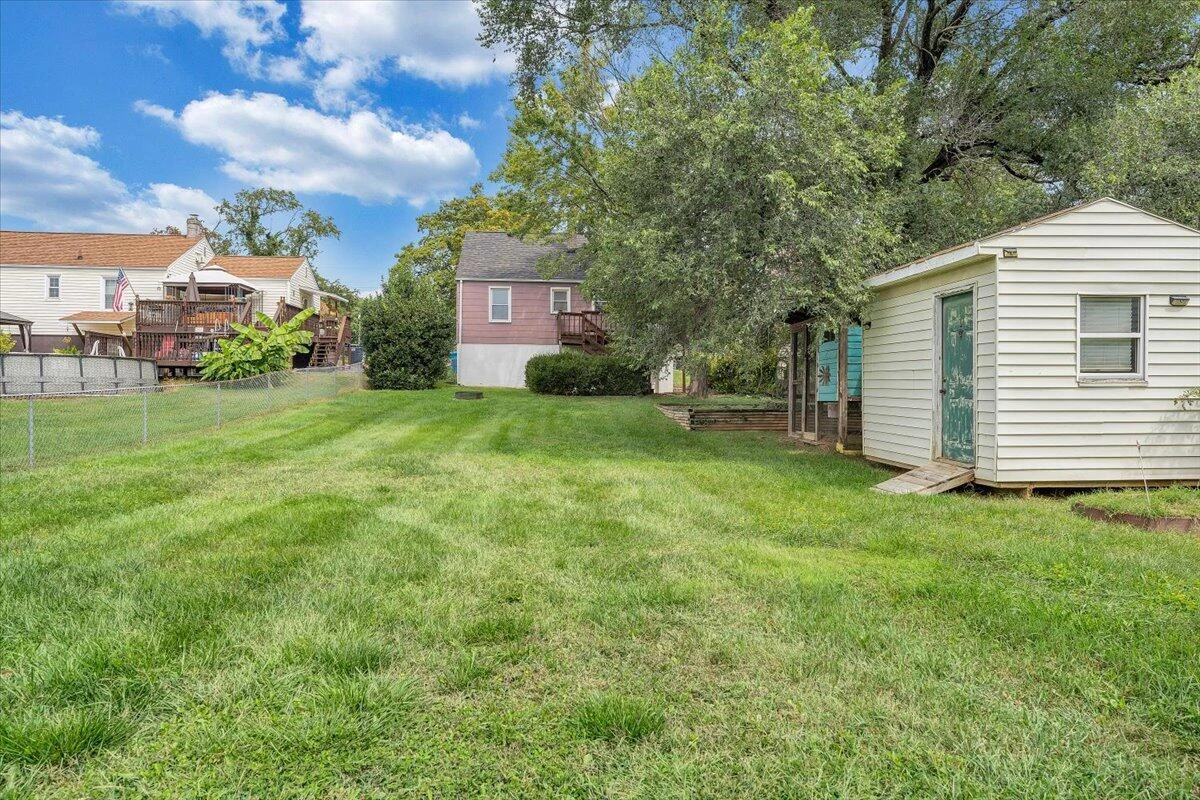2324 Berkley AVE SW - Photo 51