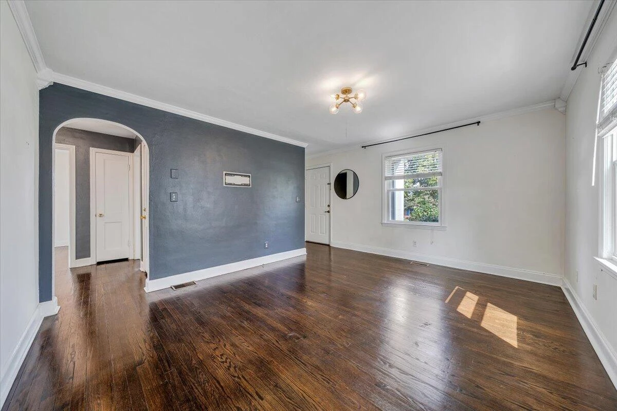 2324 Berkley AVE SW - Photo 9