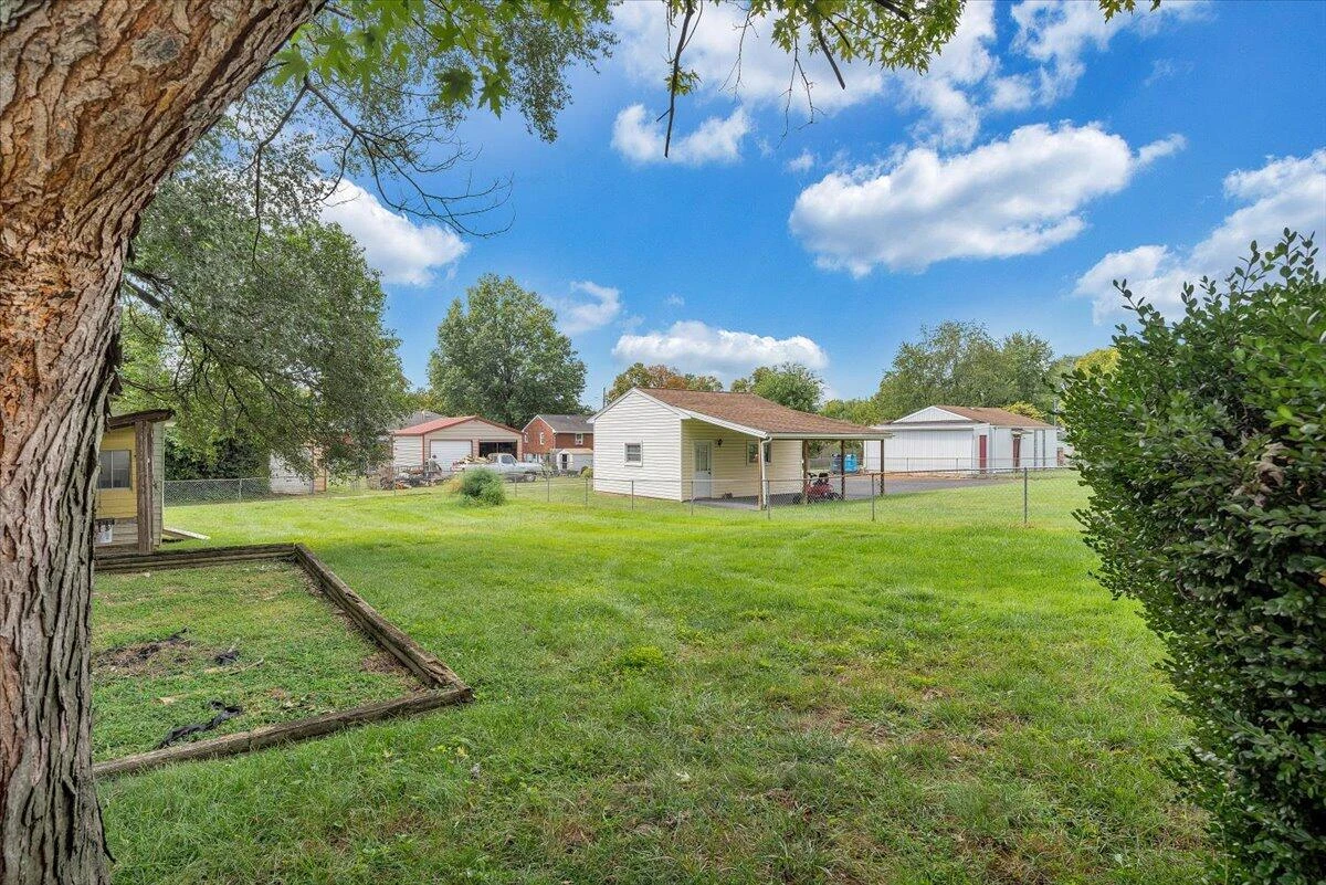 2324 Berkley AVE SW - Photo 55
