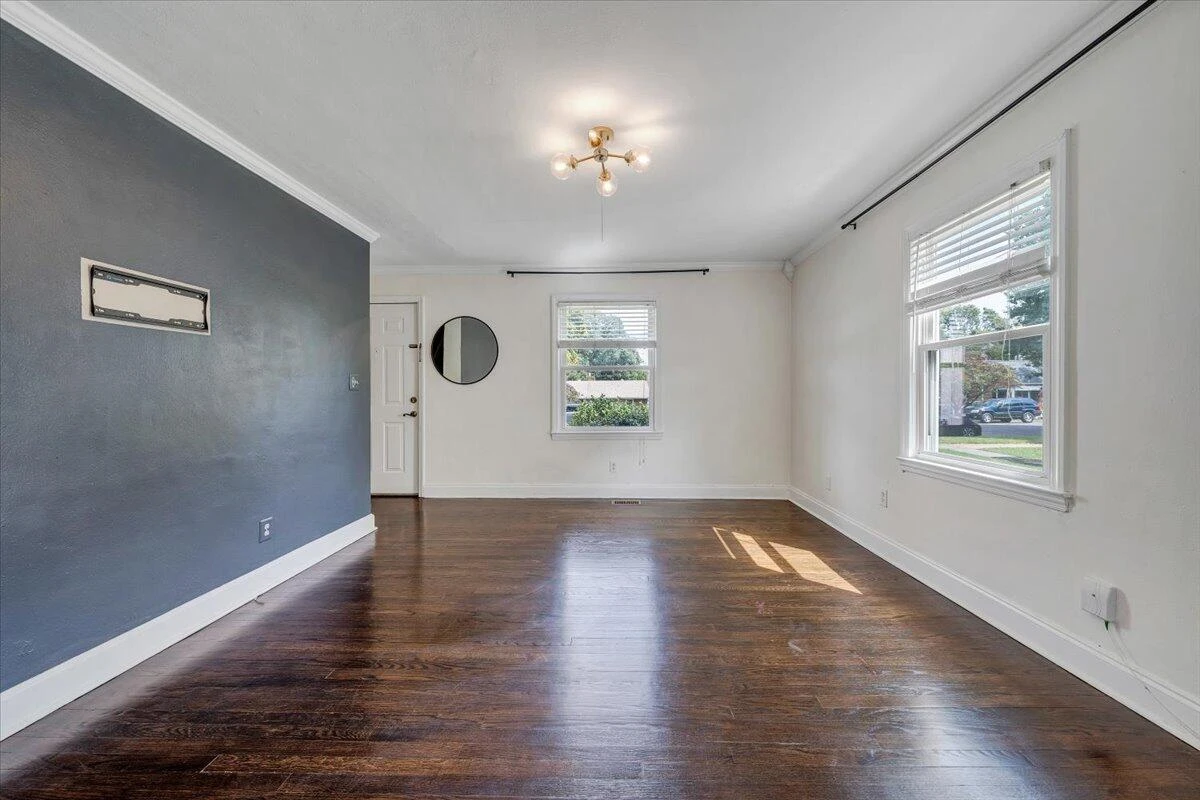 2324 Berkley AVE SW - Photo 12