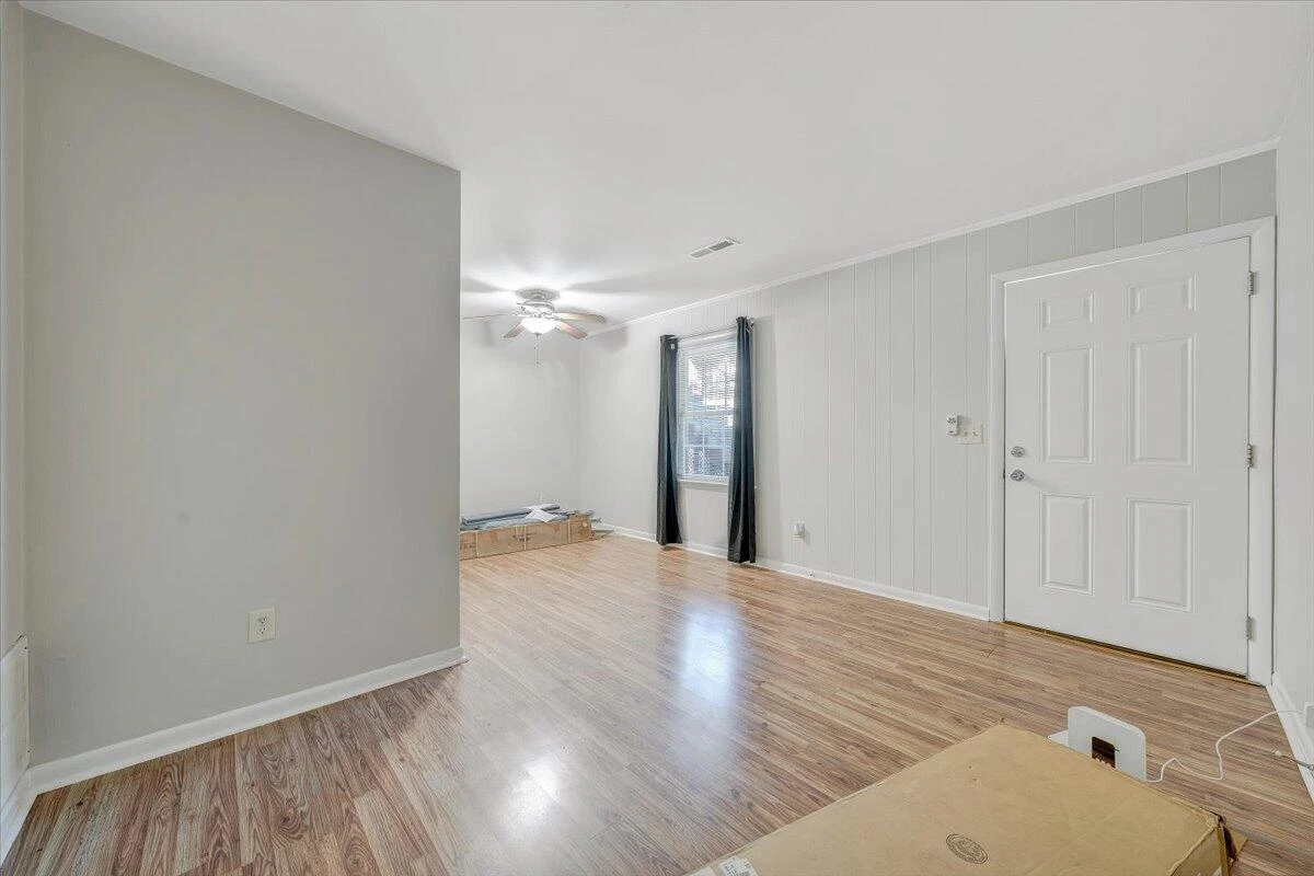 718 Windsor AVE SW #1-4 - Photo 5