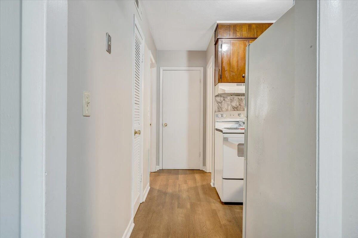 718 Windsor AVE SW #1-4 - Photo 6