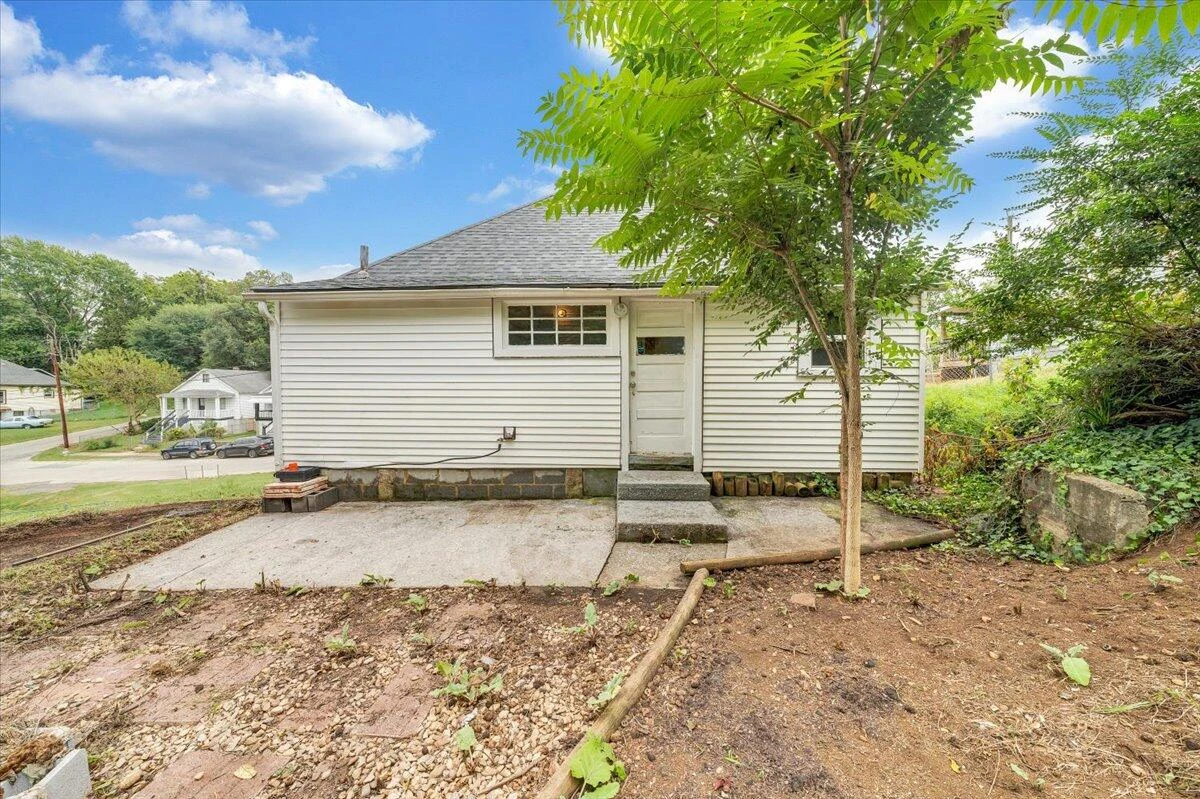 1514 Church AVE SE - Photo 13