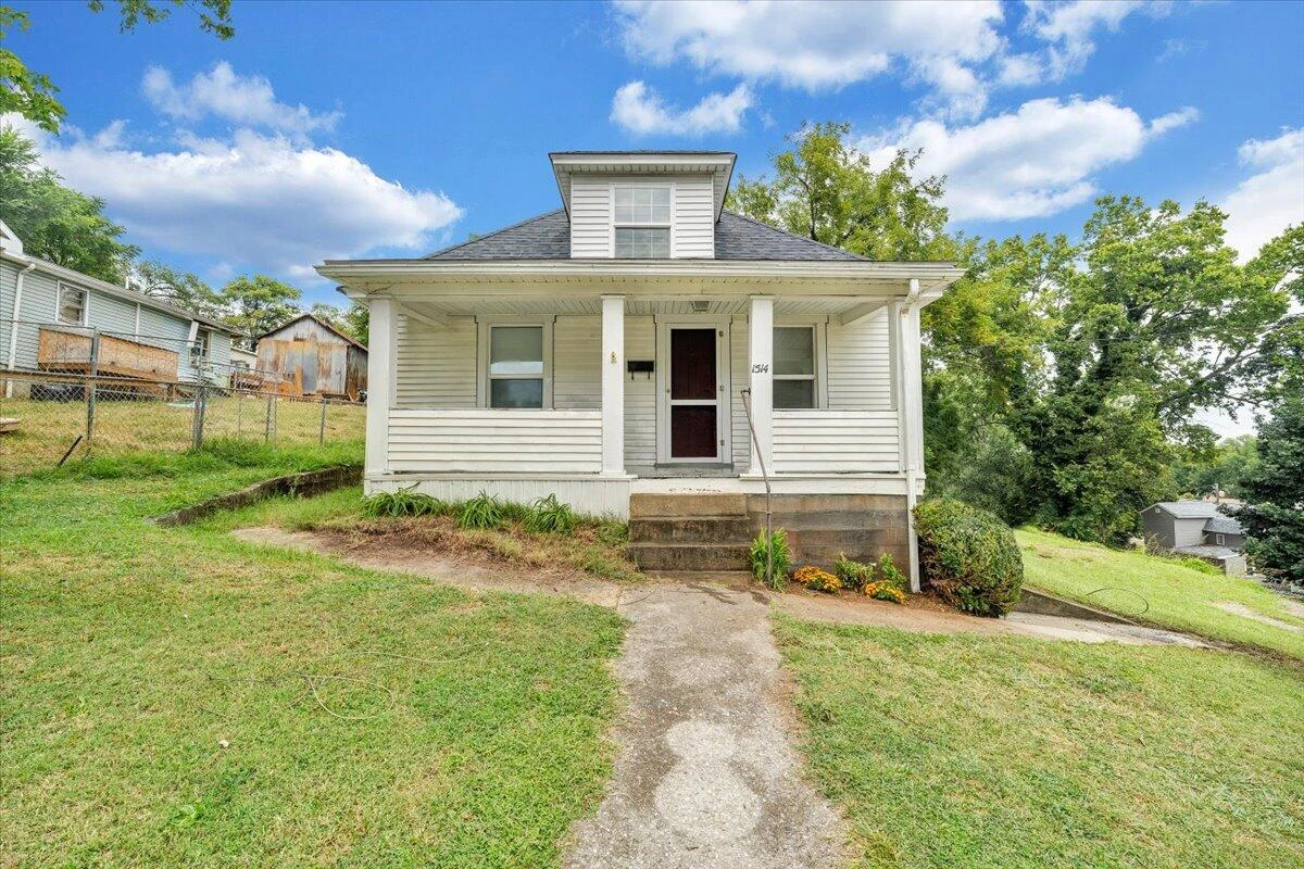 1514 Church AVE SE - Photo 14