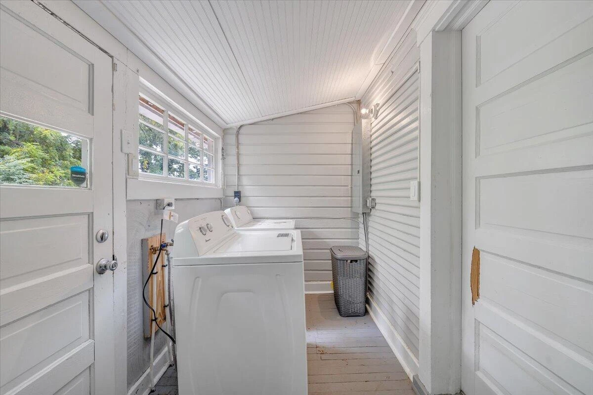 1514 Church AVE SE - Photo 9