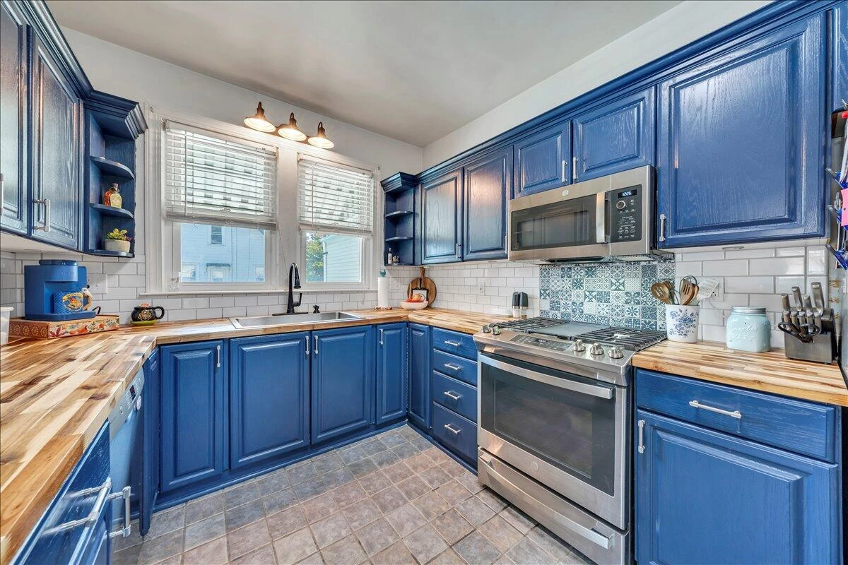 609 Front AVE - Photo 12