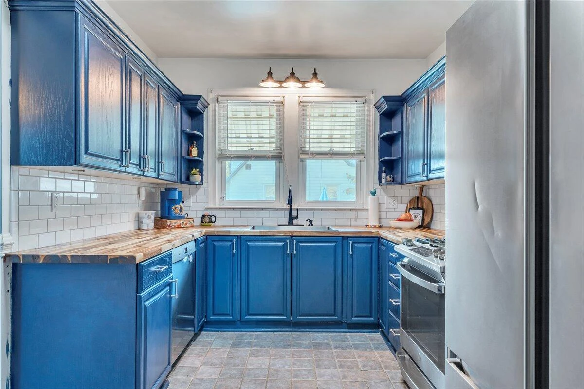 609 Front AVE - Photo 14