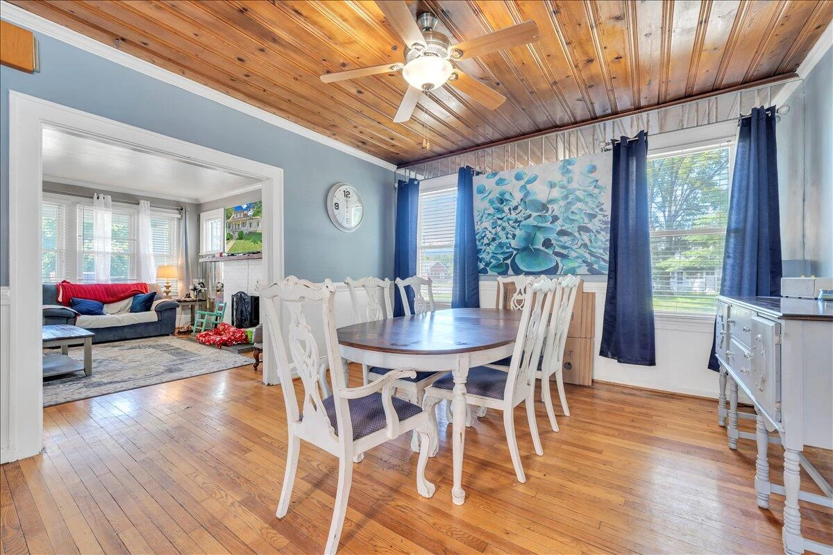 609 Front AVE - Photo 18